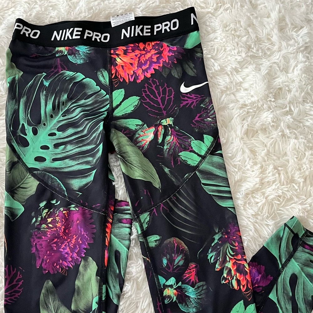 Nike Pro Black and Green Tropical